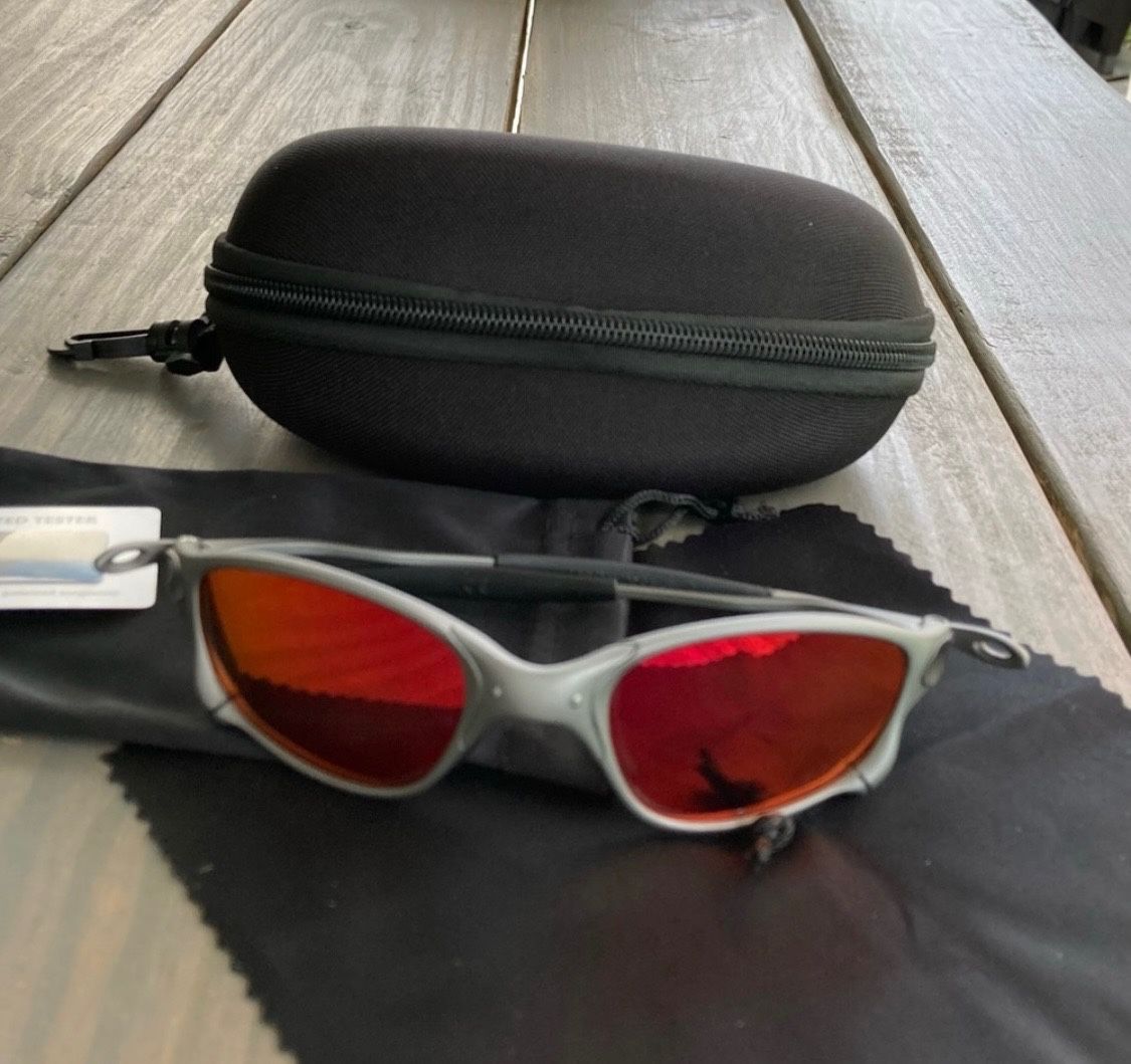 Juliet Look Gray Or Gold Aluminum Frame Sport Sunglasses With Polarized Lenses