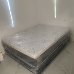  Queen mattress pillow top set with box spring (2pc - new) 