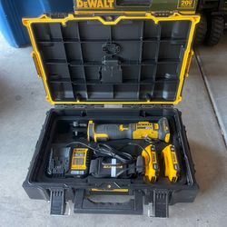 DEWALT DCE210D2K 20V MAX Cordless Compact Press Tool Kit with CTS Jaws 2 Batteries And Charger Used Once Like New