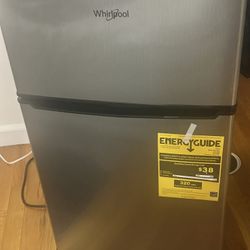 Combo Mini Fridge & Freezer