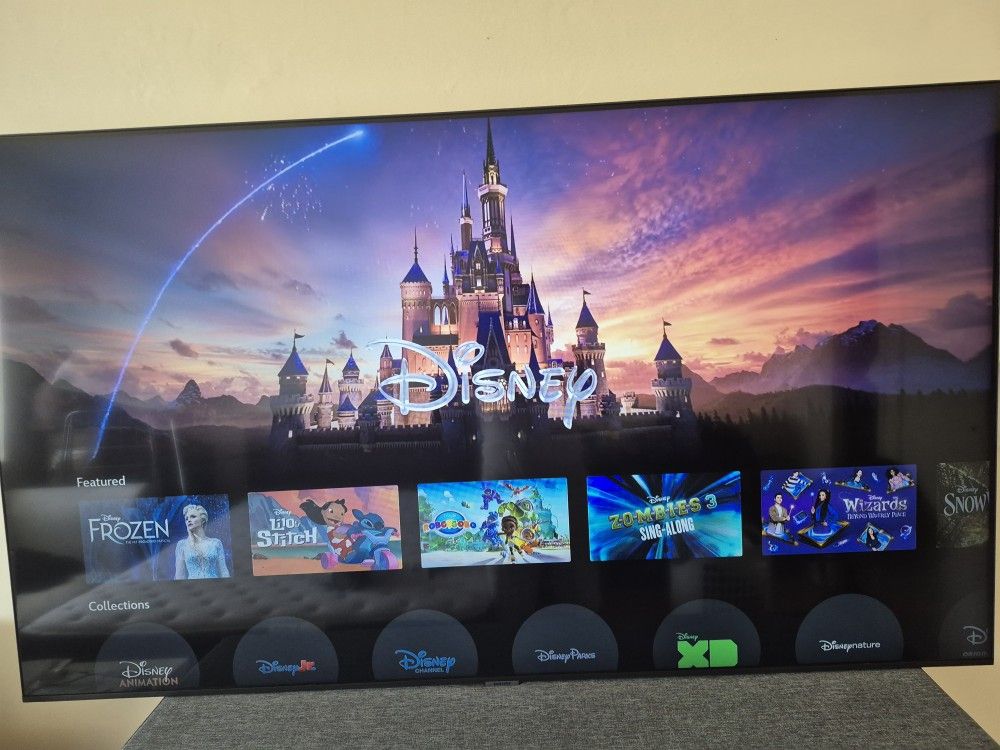 60" Samsung Smart TV