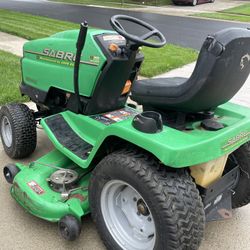 JOHN DEERE SABRE 19 hp Riding Mower 