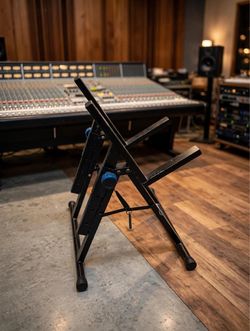Amp stand