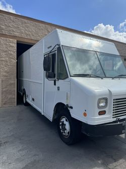 Step Van Freightliner MT45