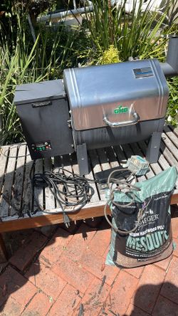 Pellet Grill barbecue GMG plus bag of pellets