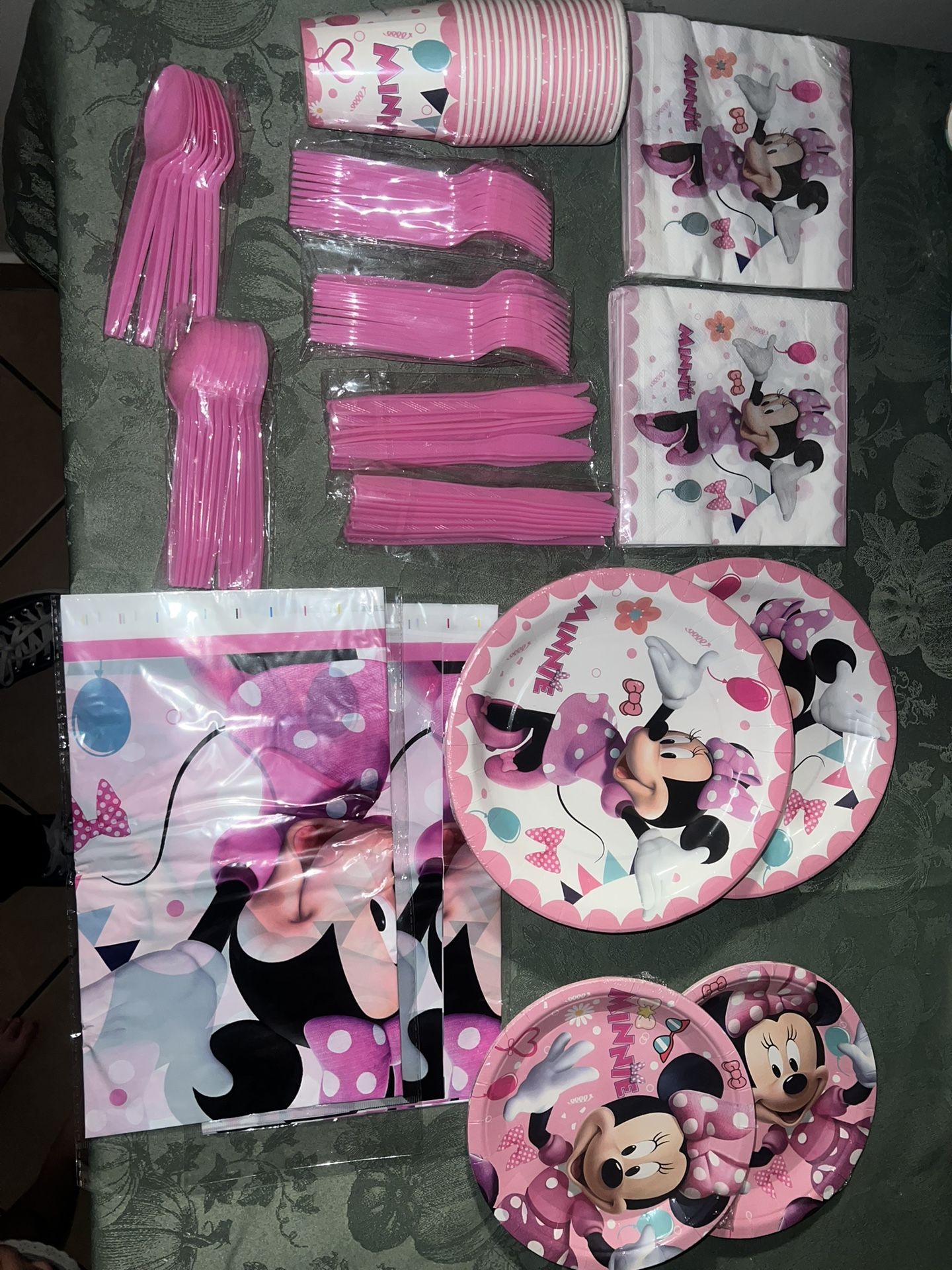 Minnie Mouse Party Supplies