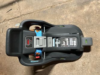 Uppa baby mesa max car seat base