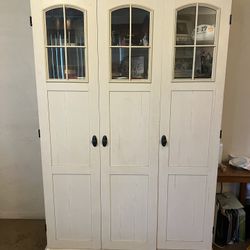 Enclosed Computer Desk