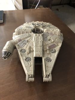 Star Wars 1997 millennium falcon toy figure