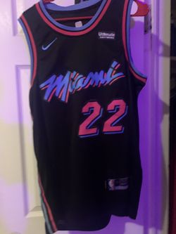 Jimmy Butler Jersey 22