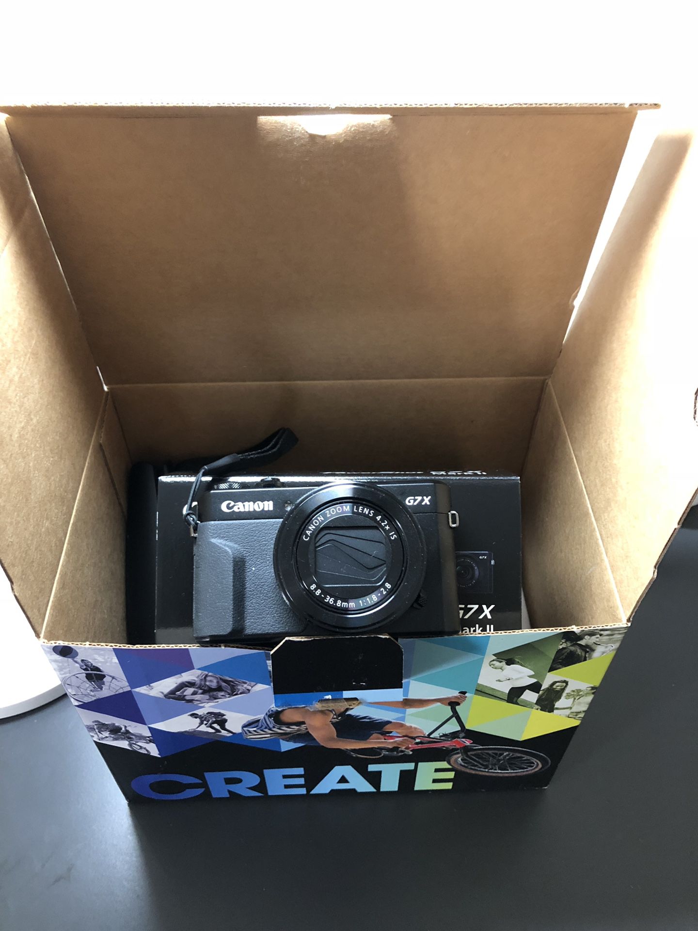 Canon G7x Mark II Starter Kit (great for Vlogging)