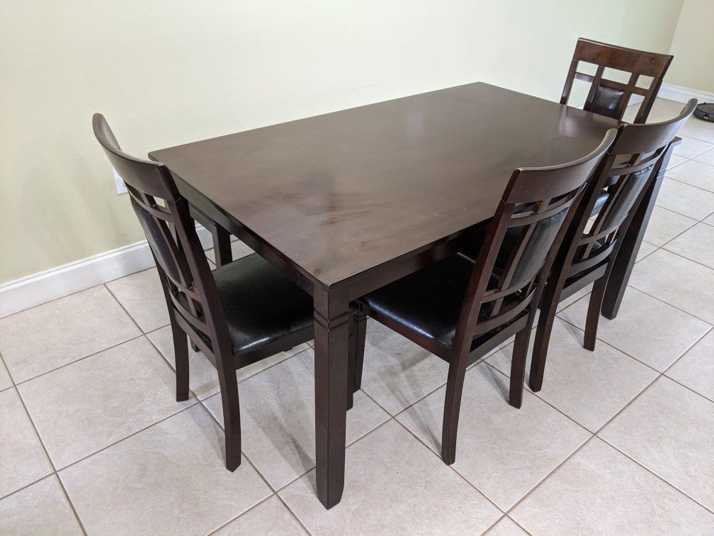 Wood table set