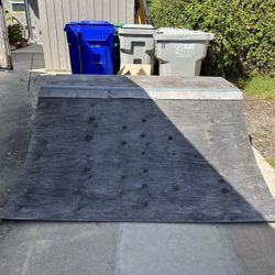 Free Skate Ramp Quarter Pipe
