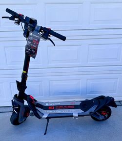 Segway - GT3 Super Electric Scooter High Performance 45.6 Mile Range, 31 MPH Max Speed - Black