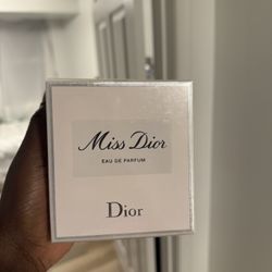 Miss Dior Eau De Parfum 3.4 Oz