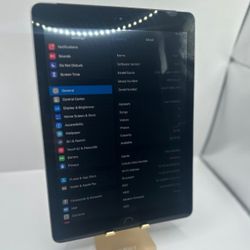  Apple iPad 6th Generation

