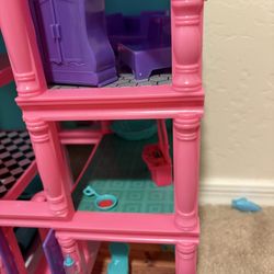 Doll House Like New 