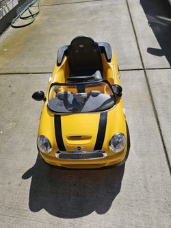 Yellow Mini Cooper