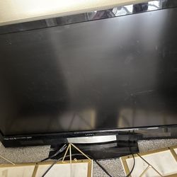 Vizio TV 42in 