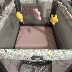 Graco Pack N Play On The Go Playard 