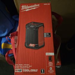 Milwaukee M12 Radio