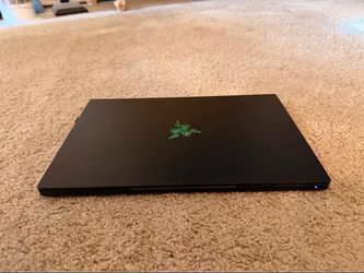 Razer Blade 15 Gaming Laptop RTX 2070 Max Q| 16GB Ram | 512 Storage
