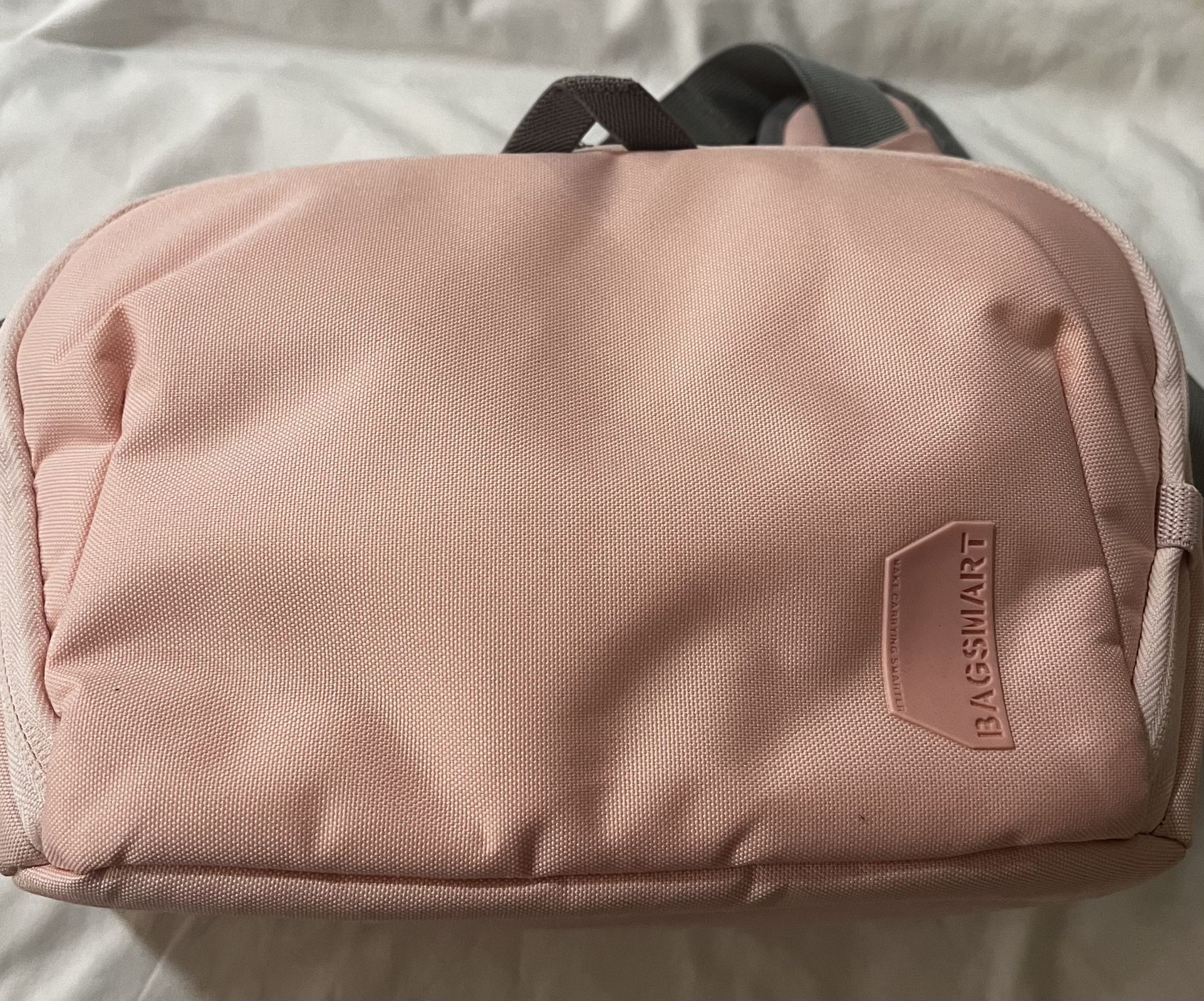 BAGSMART DSLR Camera Bag, Waterproof Crossbody Camera Case with Padded Shoulder Strap, Anti-Theft Bag, Pink