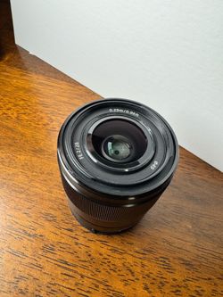 Sony FE 28mm f/2 Lens - Excellent Condition