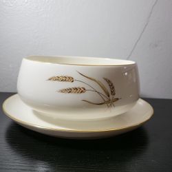 Preowned Gravy Boat with Attached Underplate Harveston by Noritake (7524)