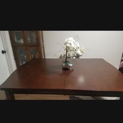 Dining Table And 4chair
