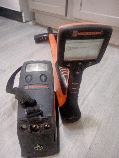 Metro Dx 810 Utility Finder. Excellent condition!