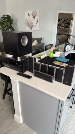 Sony Reciever Amplifier 7.1 With Subwoofer And 7 Speakers