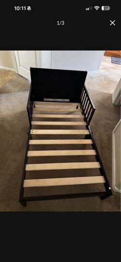 Toddler bed