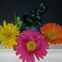 RARE FENTON Uranium Glass Elephant That Glows