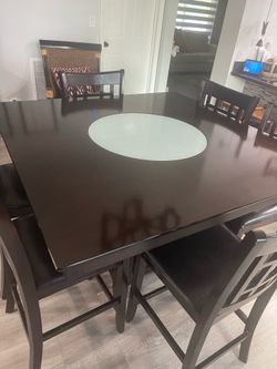 Dinning room table