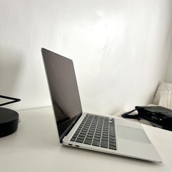 MacBook Air 13" A2179 2020 i5 8GB 256GB - For Parts / Not Working + Charger