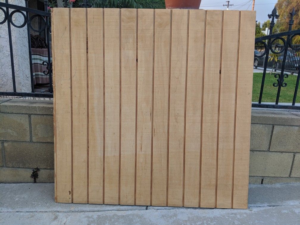 Garden edging board/wood planks board. Measurements: W: 4ft x L: 4.05ft.
