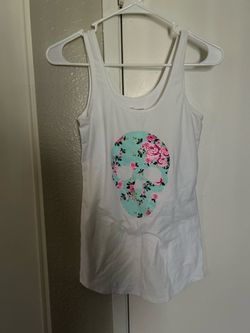 Women’s skull shirt