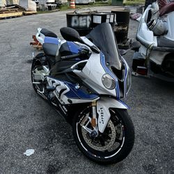 2014 BMW Hp4