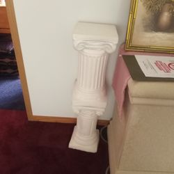 2 Pedestal Both For $5.00