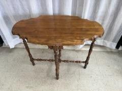 Antique English Style Solid Wood Coffee Table