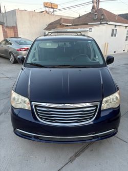 2013 Chrysler Town & Country Touring Minivan 4D