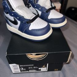 Jordan 1 Retro High OG Midnight Navy BRAND NEW Size 3c