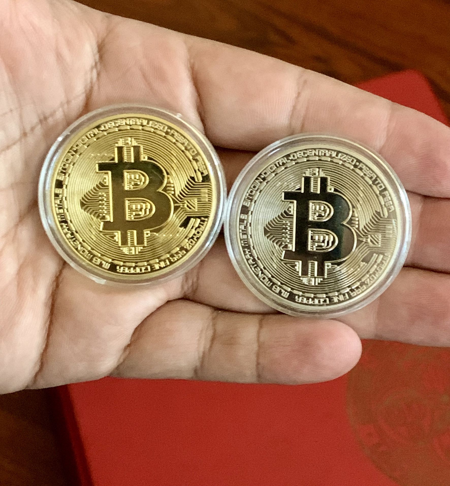 Bitcoin Commemorative Coins 10-Piece Physical Bitcoin Coin Set - 24K Gold  Plated Commemorative Collectibles (1/2 Oz Each) 24K Gold Bitcoin  Collectibles