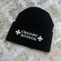 Chrome heart’s beanie’s    (black/red)