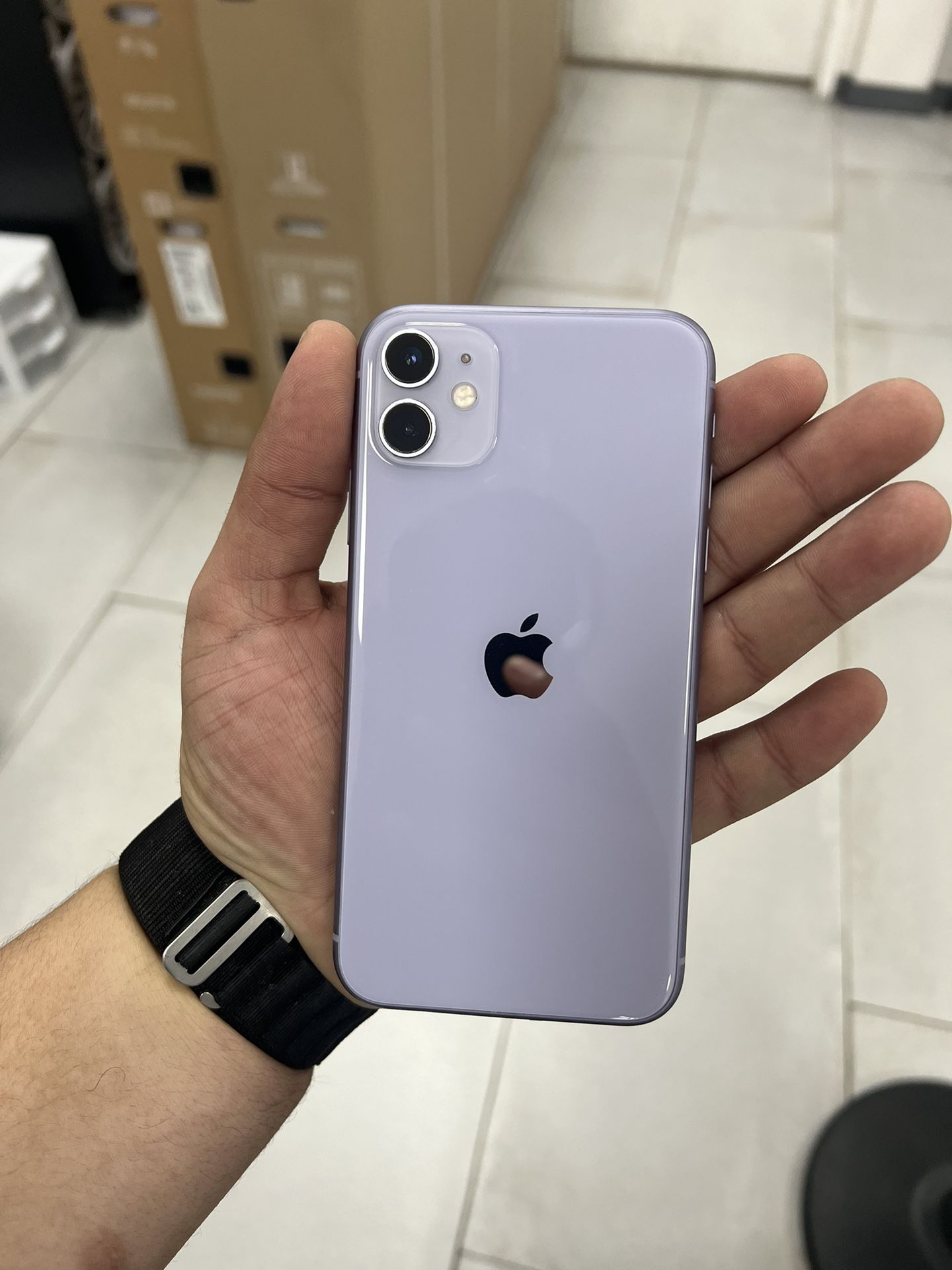 iPhone 11 Factory Unlocked 64GB $349 Cash Or Card!!