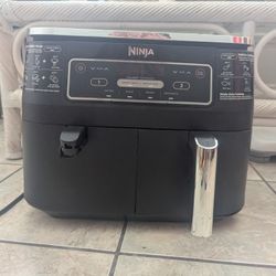 Dual Basket Ninja Air Fryer/Dehydrator 