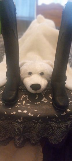 Guess Size 6 And 1/2 Ladies Boots