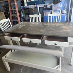 SOLID WOOD DINING TABLE