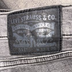 Levi Men’s gray 511 W 32 L 39